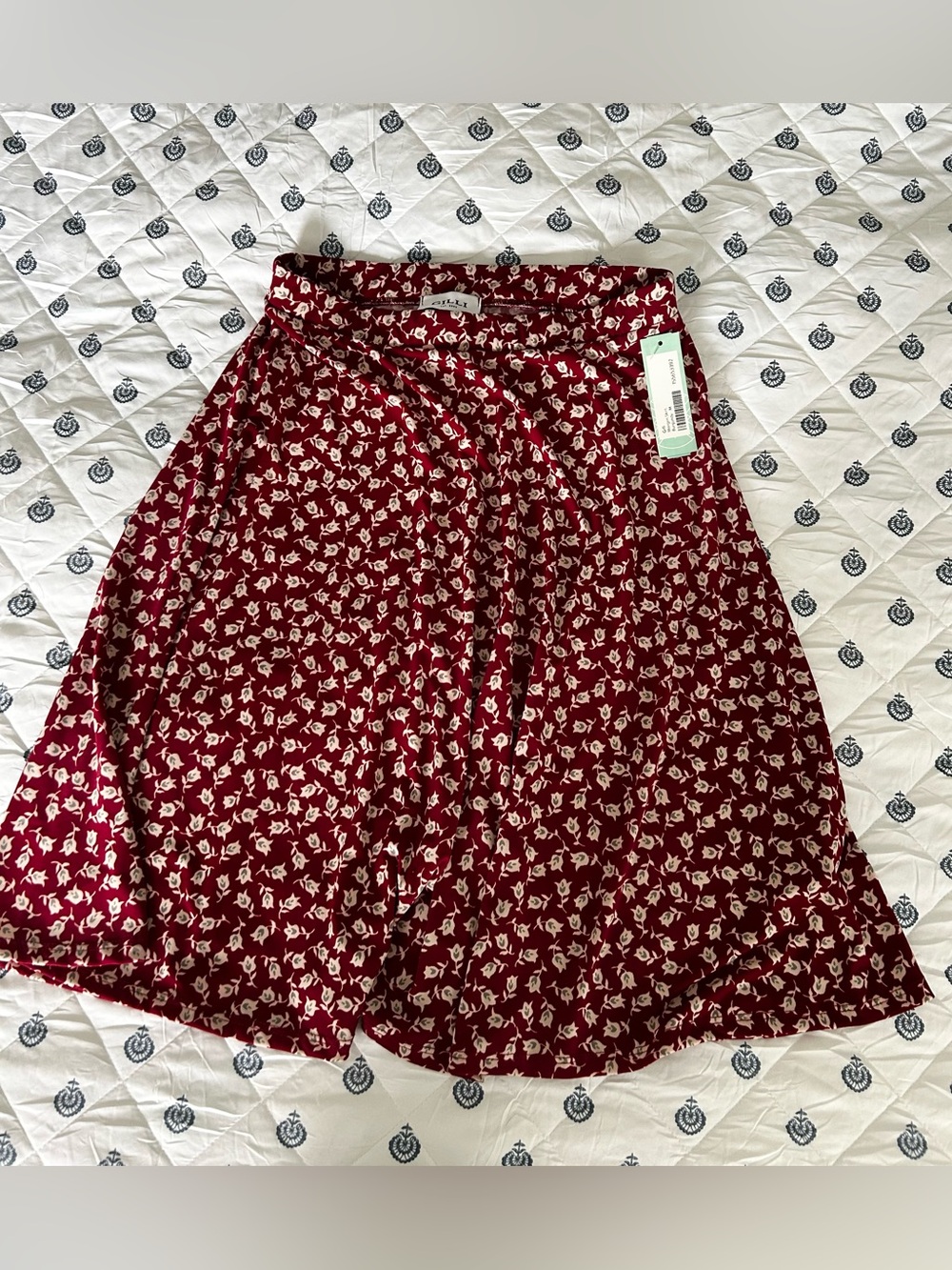 Stitch Fix NWT Gilli Women’s Floral A-Line Skirt - Burgundy - Medium